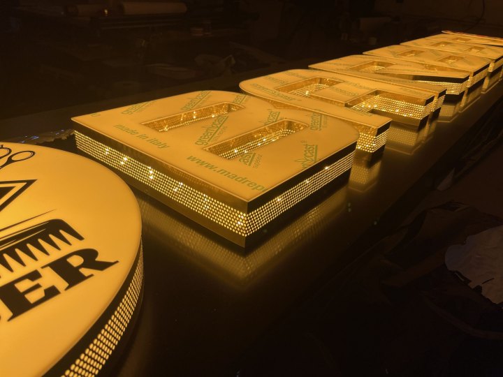 3D Letters In Gold